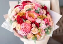 Julens smukkeste buketter: Tradition og kreativitet i én gave