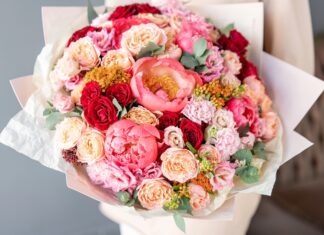 Julens smukkeste buketter: Tradition og kreativitet i én gave